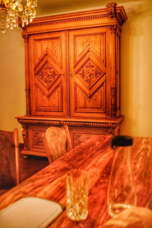 Doppelbett Suite, Naehe Messe Appartement